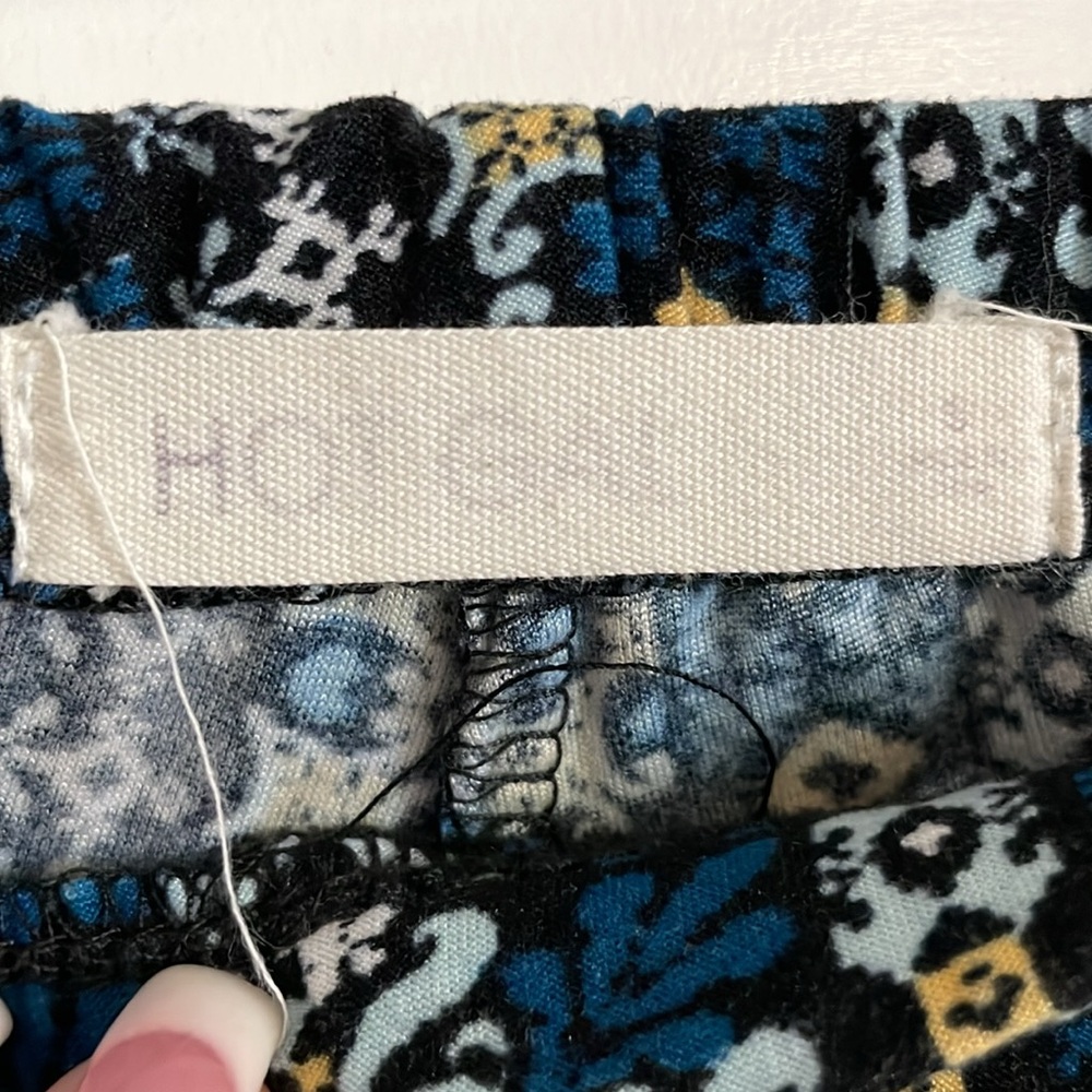 Bundle Of 4 Stretchy Flared Pants Size Small - image 7